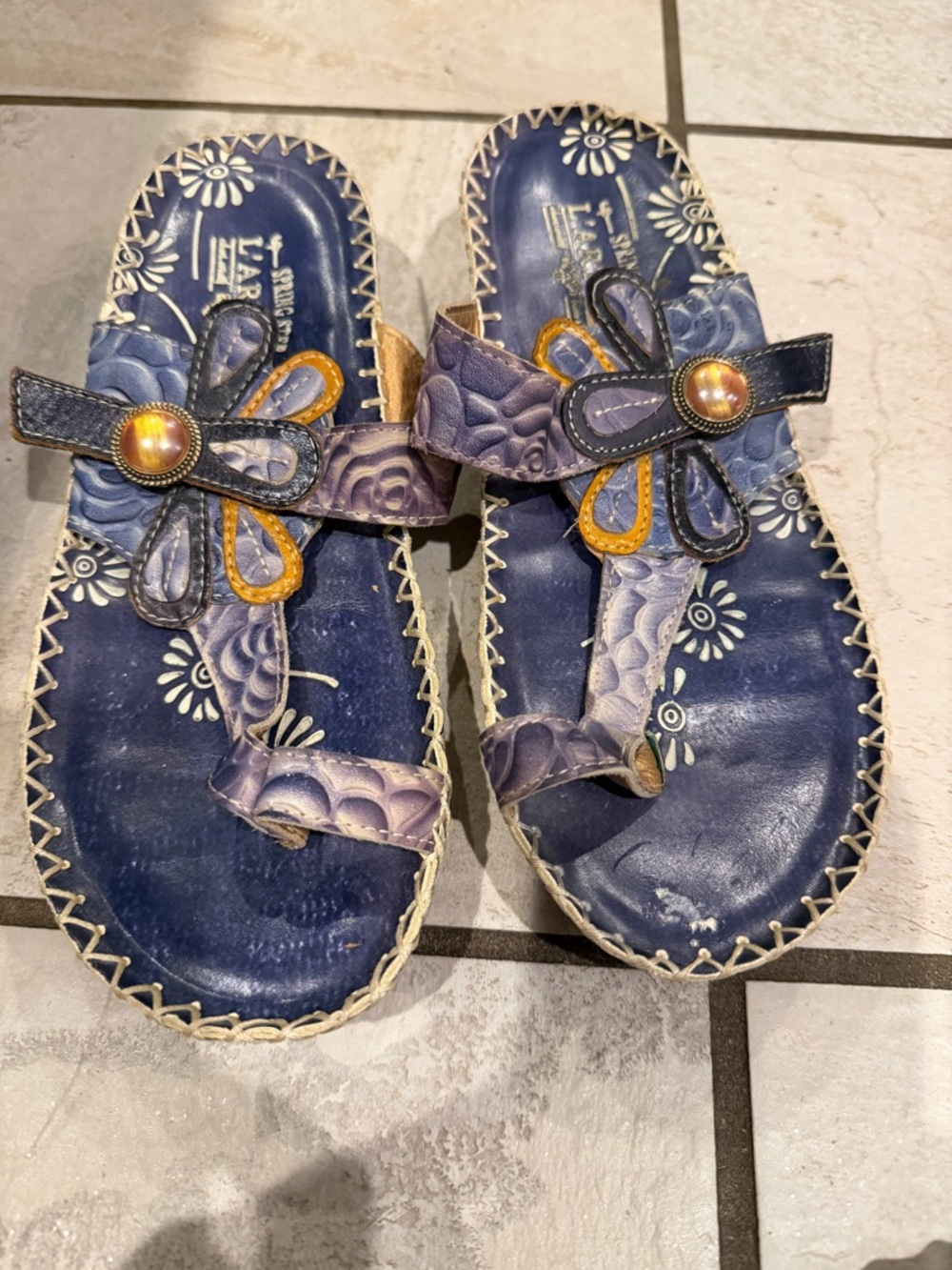 Women’s L’Artiste by Spring Step Santorini sandals size 39